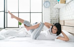 Bài tập thể dục giảm mỡ bụng trên giường
