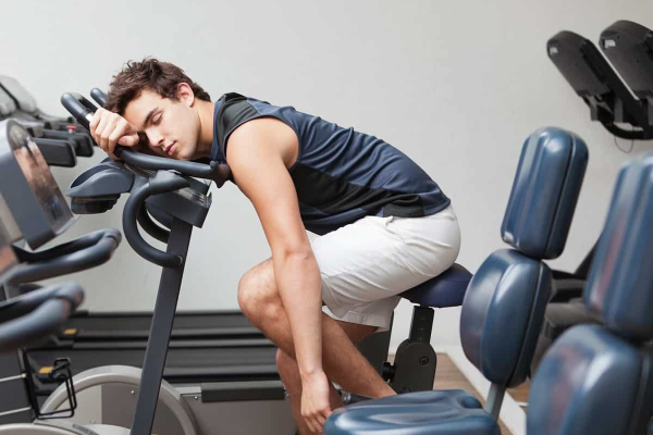 Thiếu ngủ sẽ làm giảm hiệu suất tập luyện của bạn tại phòng gym.